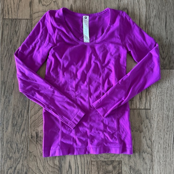 Fabletics Purple Long-Sleeve Activewear Top - Size Small - Workout Top - Yoga - Picture 3 of 7